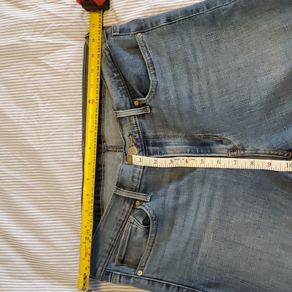 All jeans 2/$20🫦Levi's sz 32/30 slimming straight leg no flaws - Picture 8 of 12
